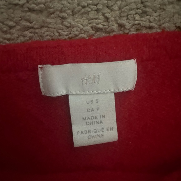H&M Red Knit Sweater with Balloon Sleeves – Soft & Cozy - Picture 5 of 7
